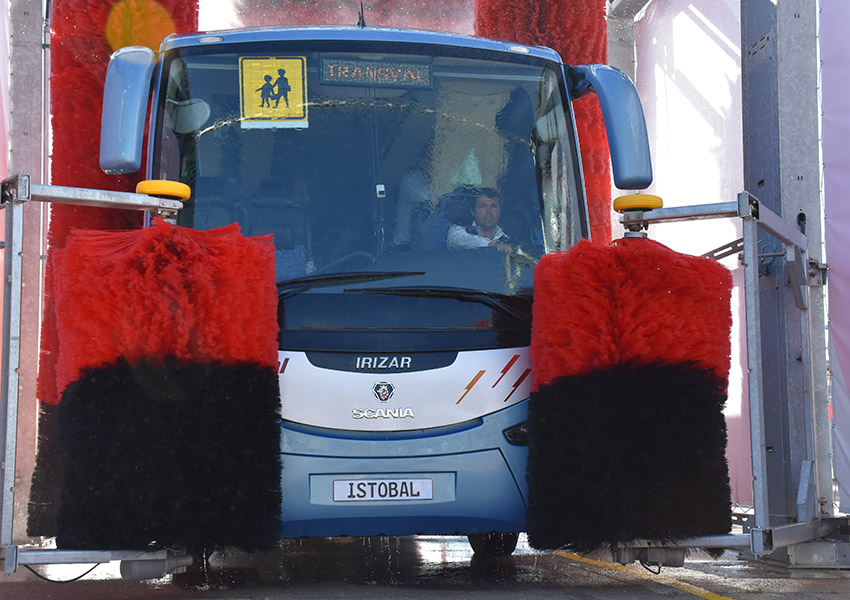 Automatic Truck and Bus Wash Machine with additional brushes at 1.8m in length