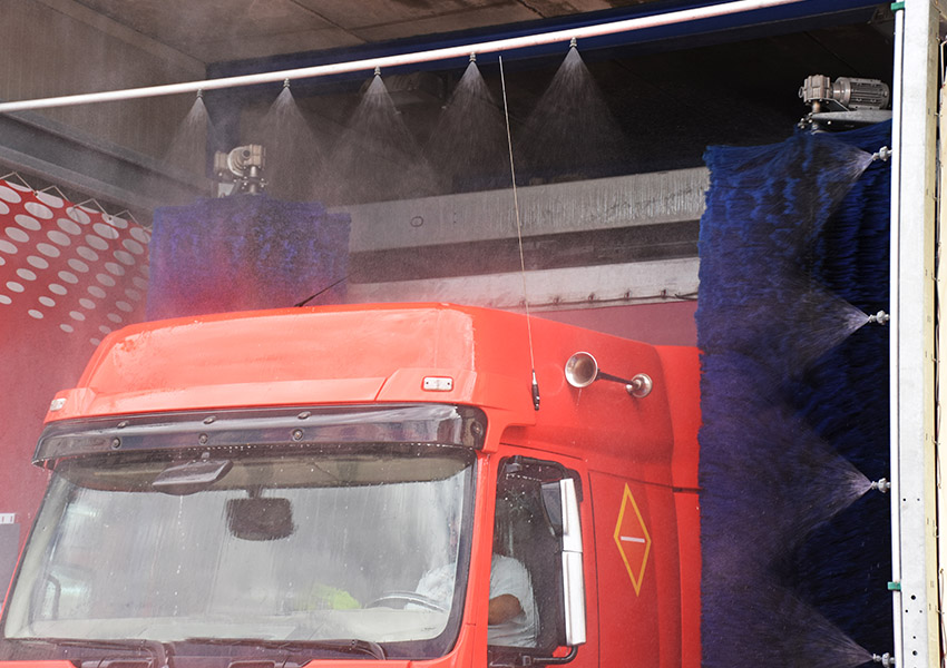 Automatic Truck and Bus Wash Machine with additional brushes at 3.8-4.5m in length